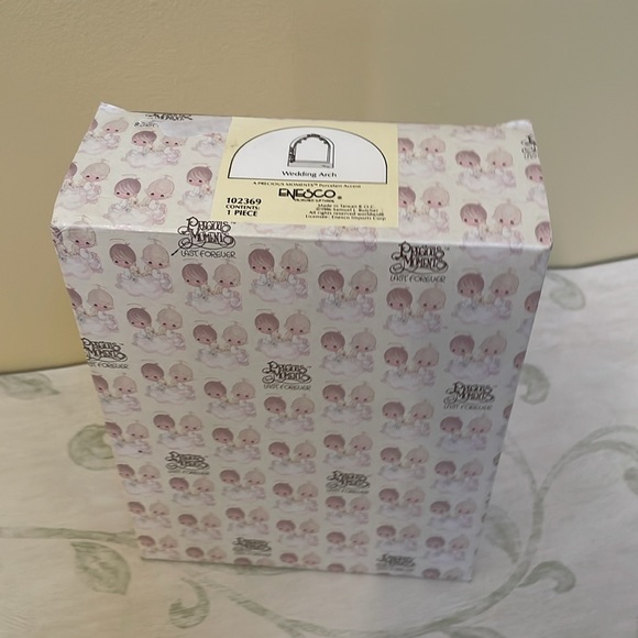 2/$15 PRECIOUS MOMENTS ARCH - Picture 12 of 12